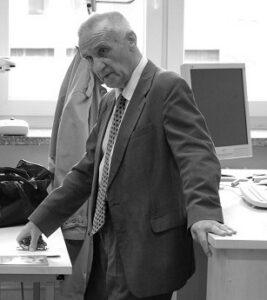 Prof. dr hab. Jerzy Mioduszewski