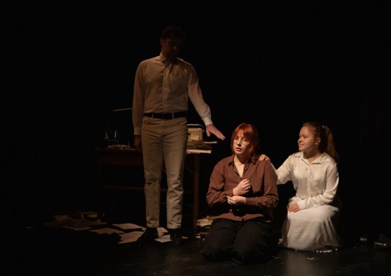 Kadr ze spektaklu Latającego Teatru Szybko.