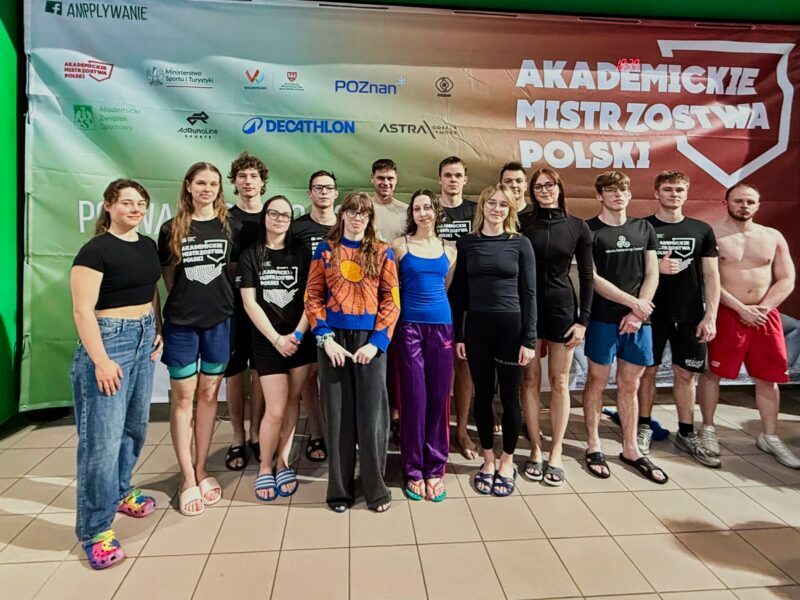 Zawodnicy na Akademickich Mistrzostwach Polski w pływaniu