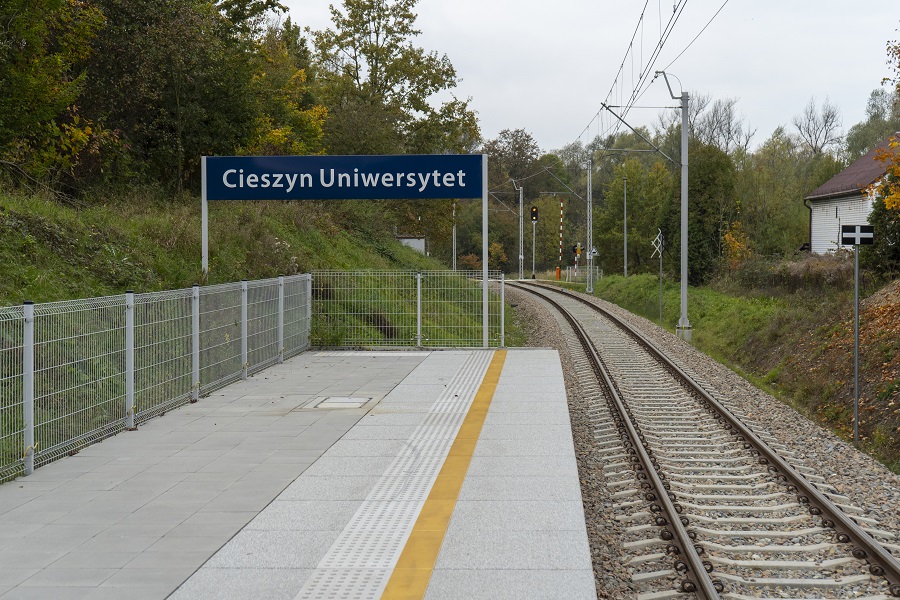 Peron stacji Cieszyn Uniwersytet.
