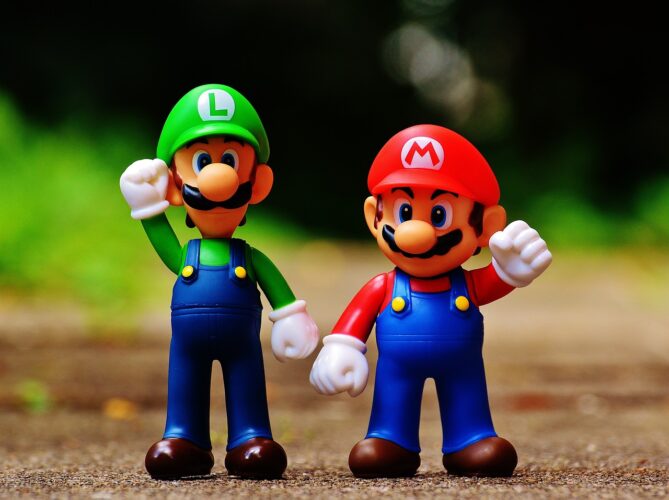 figurki Mario i Luigiego