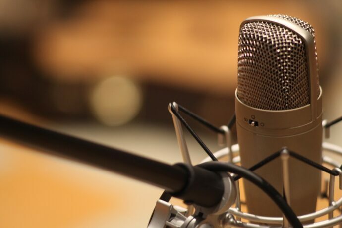 mikrofon w studiu
