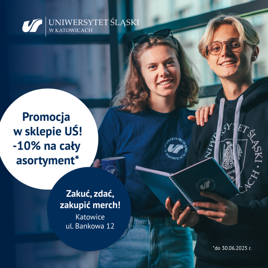 Promocja w sklepie UŚ! -10% na cały asortyment, sklep UŚ blisko Ciebie z myślą o Tovie KAtowie ul. Bankowa 12, Dwóch studentów w ubraniach z logotypami uś uśmiecha się do zdjęcia
