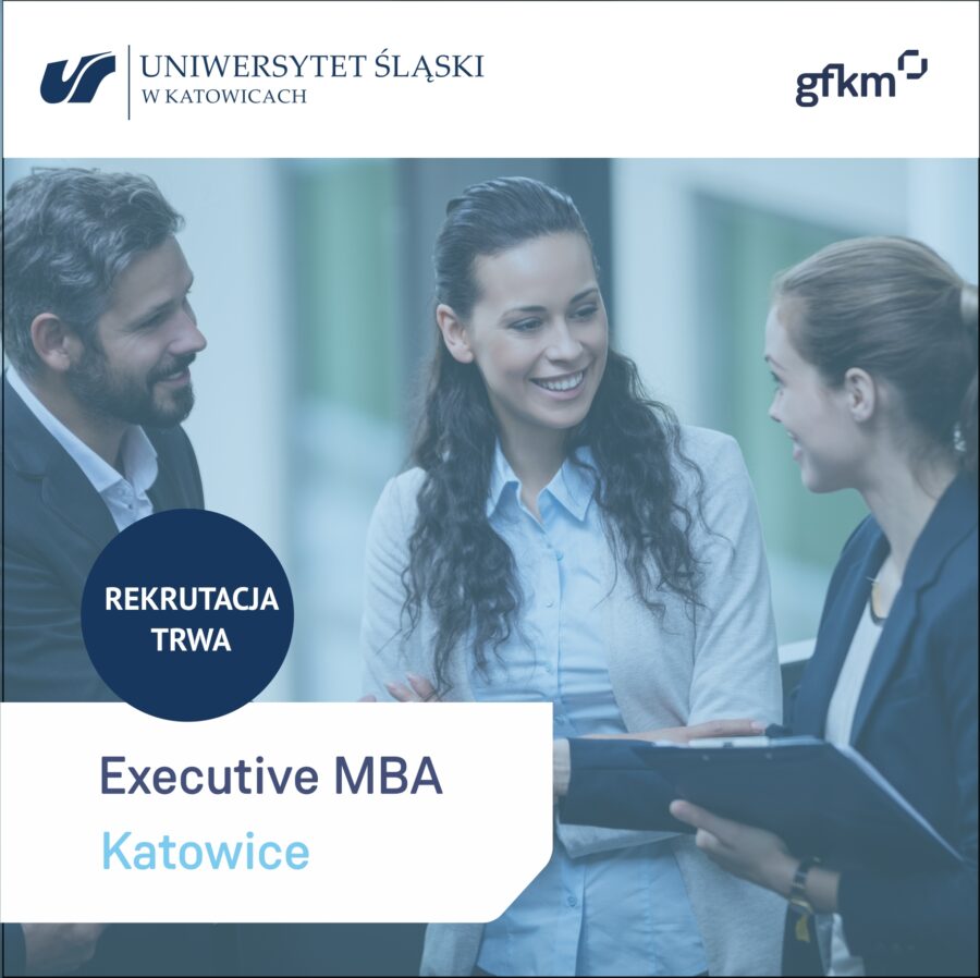 Rekrutacja trwa Executive MBA Katowice. Zdjęcie przedstawia dwie kobiety i mężczyznę w oficjalnych strojach rozmawiających ze sobą