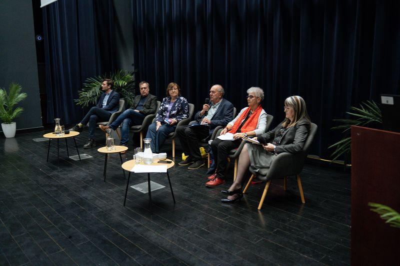 Zdjęcie wykonane podczas: Dzień debat – Język języczkiem u wagi! - Panel dyskusyjny