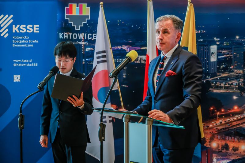 Chang Il You oraz prowadzący spotkanie