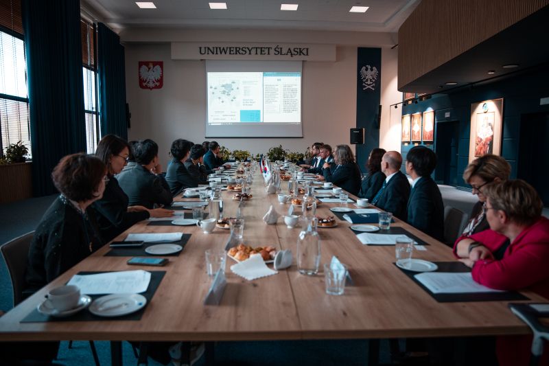 Delegacja z Changwon National University z wizytą na Uniwersytecie Śląskim | Fot. Marcel Goldmann
