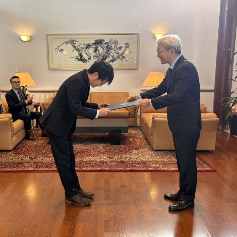 Dr Chang Il You odbiera oficjalny akt powołania od ambasadora Republiki Korei w Warszawie | archiwum prywatne