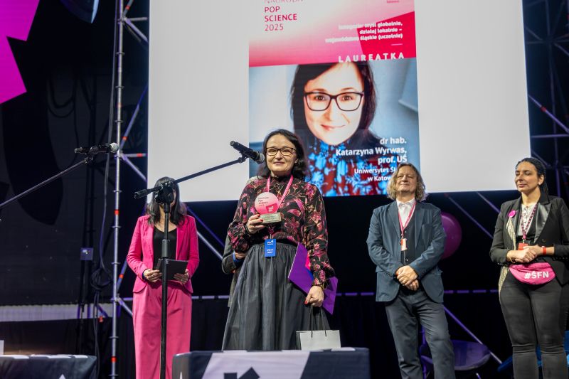 Dr hab. Katarzyna Wyrwas, prof. UŚ podczas uroczystości wręczania Nagród POP Science na 9. Śląskim Festiwalu Nauki Katowice | fot. Matylda Klos
