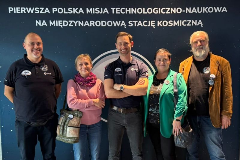 Zespół prof. Izabeli Poprawy Yeast TardigradeGene ze Sławoszem Uznańskim-Wiśniewskim | Fot. Izabela Poprawa, Agnieszka Skorupa, POLSA