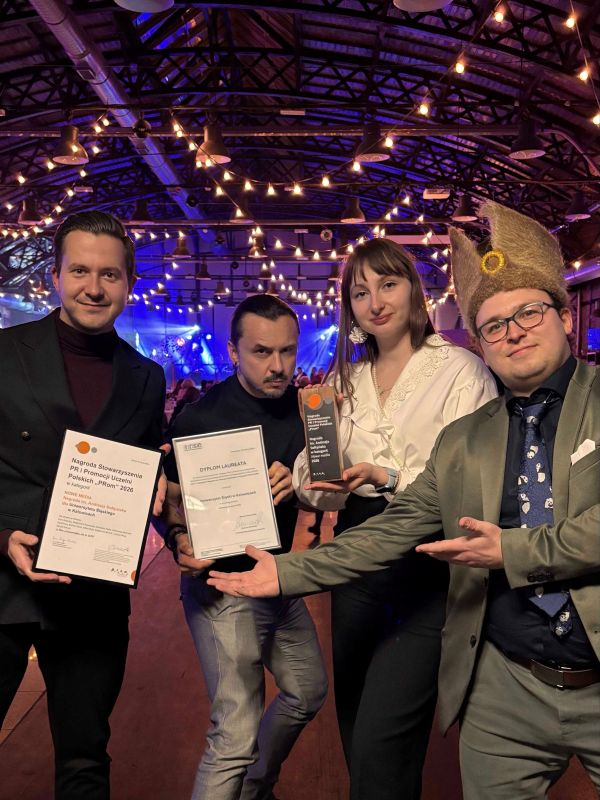 Nagrodę odbierali Piotr Kaszuba, Adam Bała, Małgorzata Biylnik i Radosław Hojka