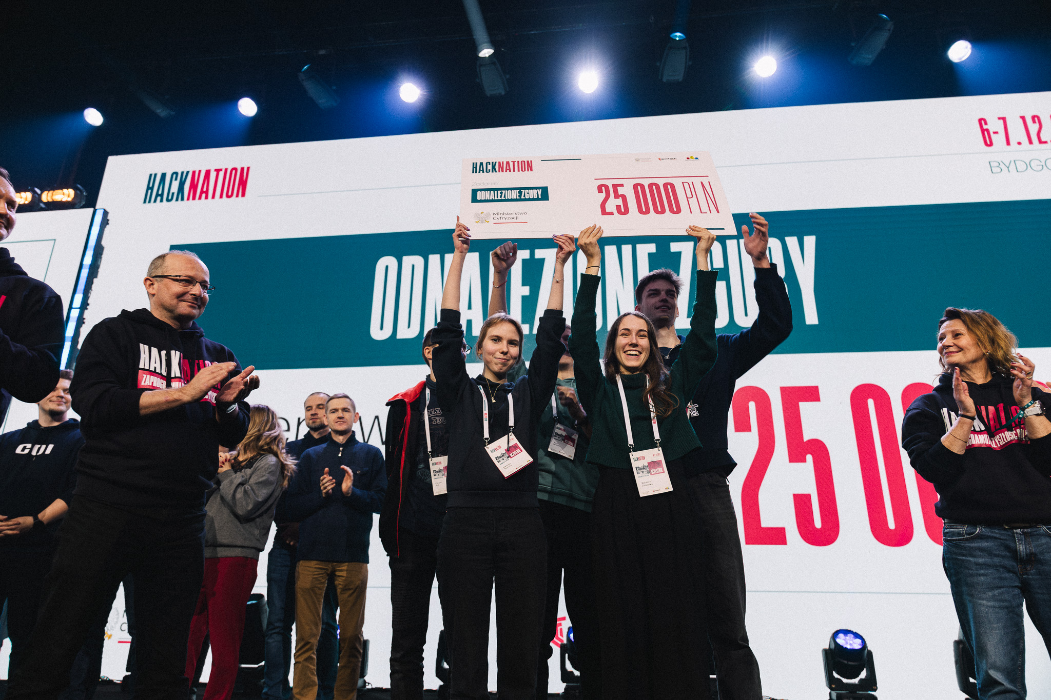 Studenci UŚ na HackNation 2025