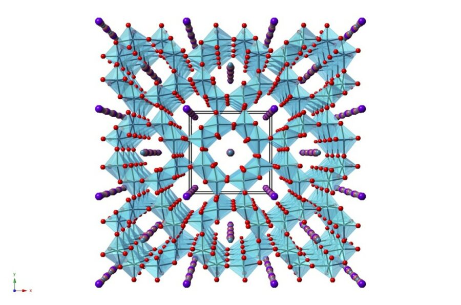 Tunelowa struktura kopernikitu