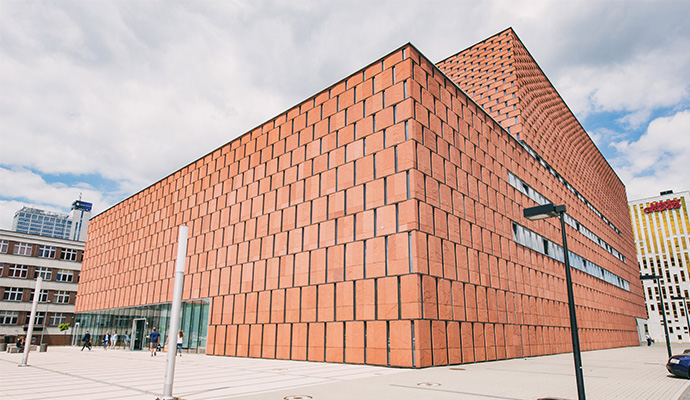 budynek Centrum Informacji Naukowej i Biblioteki Akademickiej