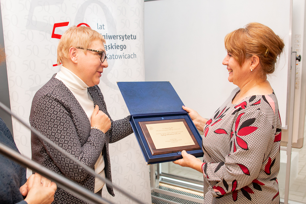 Wręczenie dyplomu Śląski Bibliotekarz Roku 2017. Tytuł otrzymała Maria Kycler