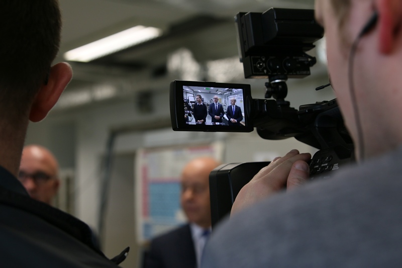 Briefing prasowy: widok na ujęcie w kamerze  