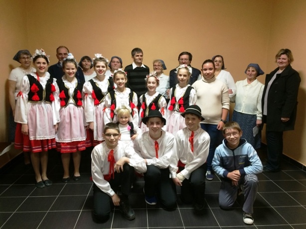 Zespół KUD "Višljani iz Ostojićeva" pod kierunkiem Moniki Krak