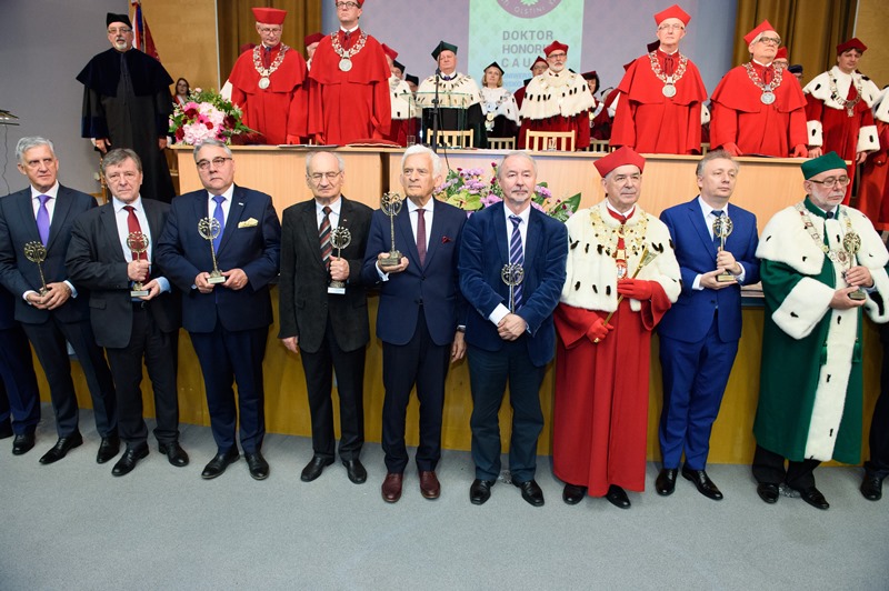 Osoby uhonorowane przez Uniwersytet Warmińsko-Mazurski