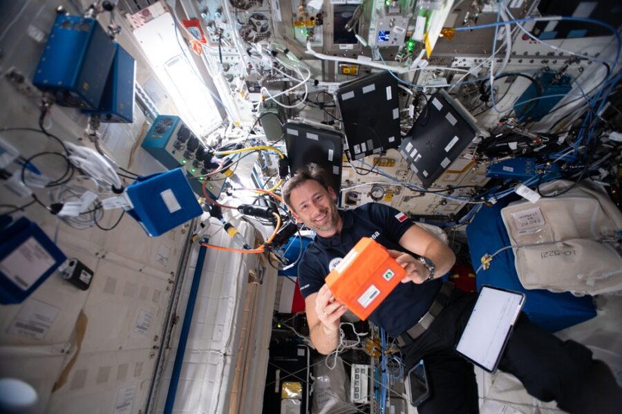 eksperymentu Yeast TardigradeGene na Międzynarodowej Stacji Kosmicznej (ISS) podczas misji Axiom Mission 4 | fot. Axiom Space/ESA/NASA/POLSA
