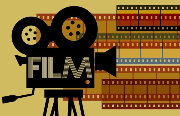 kreskówkowe ujęcie kamery na statywie z napisem film, domena, pixabay.com