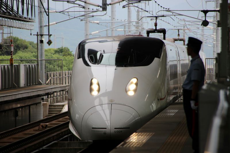 Shinkansen widziany z przodu