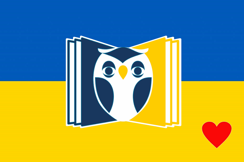 na tle ukraińskiej flagi logo Uniwersytetu Śląskiego Dzieci oraz serce