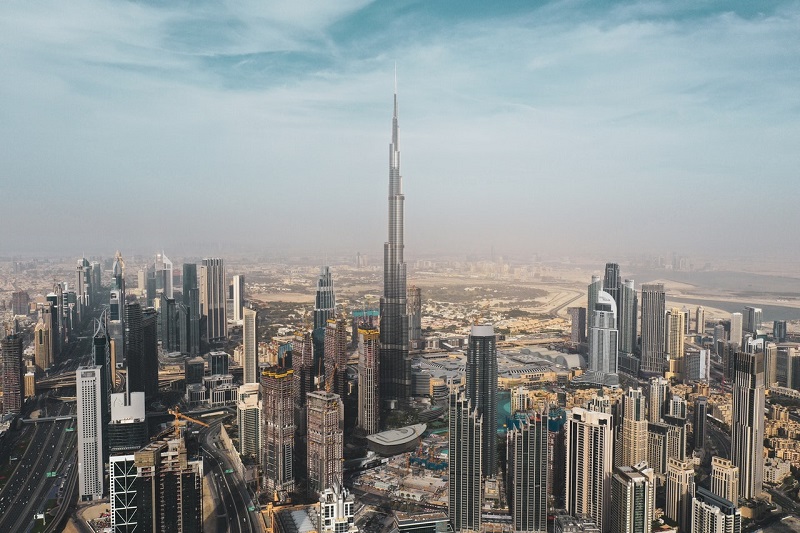 panorama Dubaju – widok na liczne wieżowce/Dubai panorama - view of numerous skyscrapers
