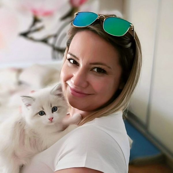 zdjęcie dr Kariny Atłas z kotem