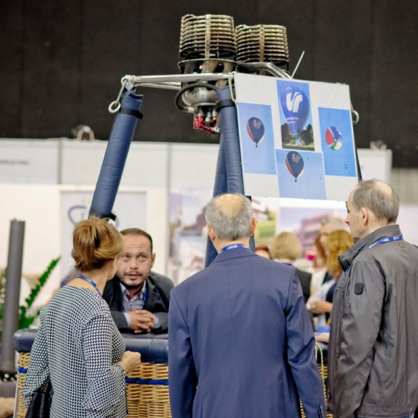 Cztery osoby, rozmowa z pilotem balonu