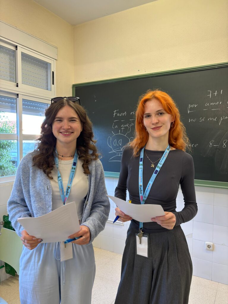 zdjęcie studentek na sali w trakcie wydarzenia