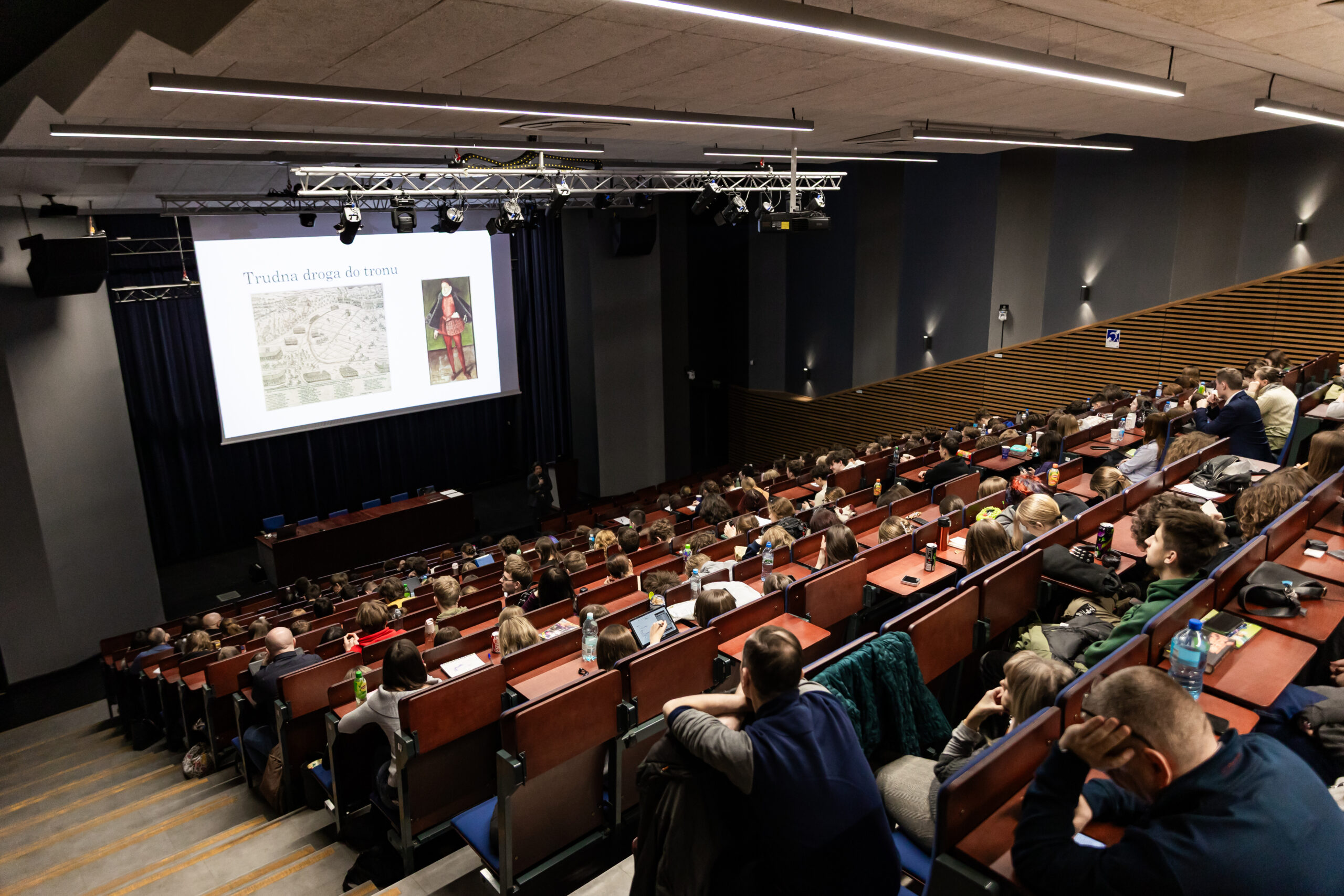 Uczestnicy spotkania w trakcie wykładu na auli