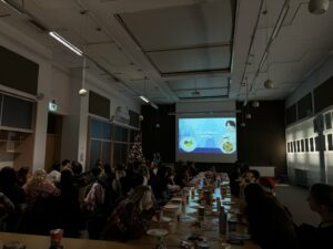 członkowie koła podczas spotkania świątecznego