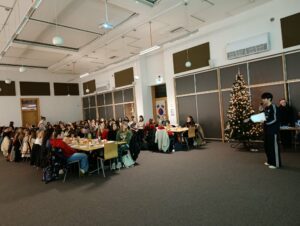 członkowie koła podczas spotkania świątecznego