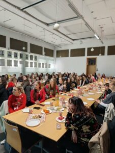 członkowie koła podczas spotkania świątecznego