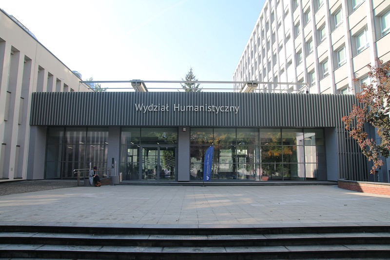 wejście do siedziby Wydziału Humanistycznego przy ul Uniwersyteckiej 4 w Katowicach