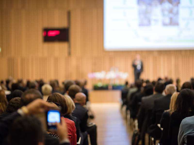 widownia w auli podczas seminarium