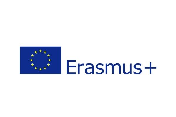 flaga Unii Europejskiej, obok napis Erasmus +
