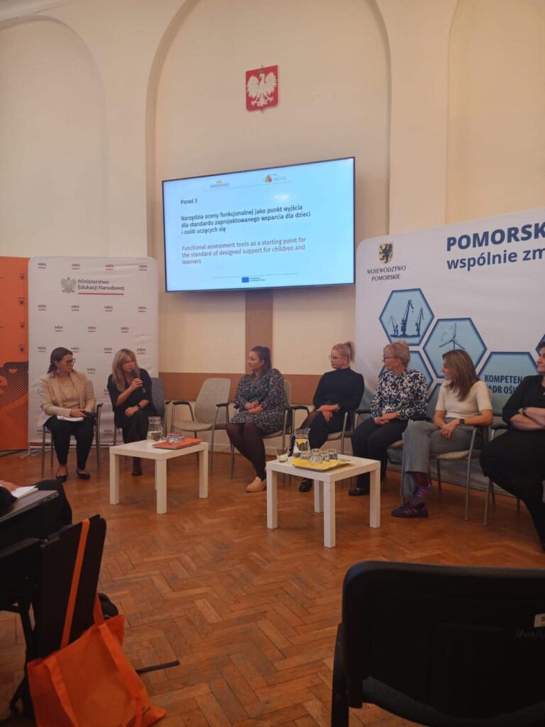 Uczestnicy międzynarodowego seminarium
