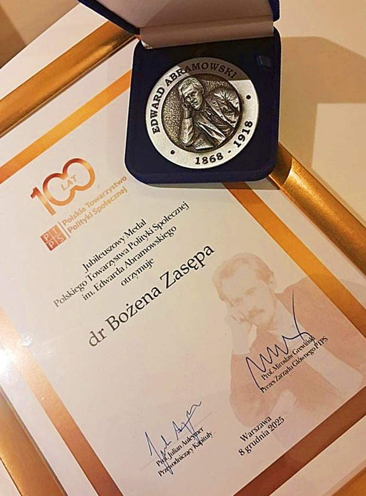 medal i list gratulacyjny