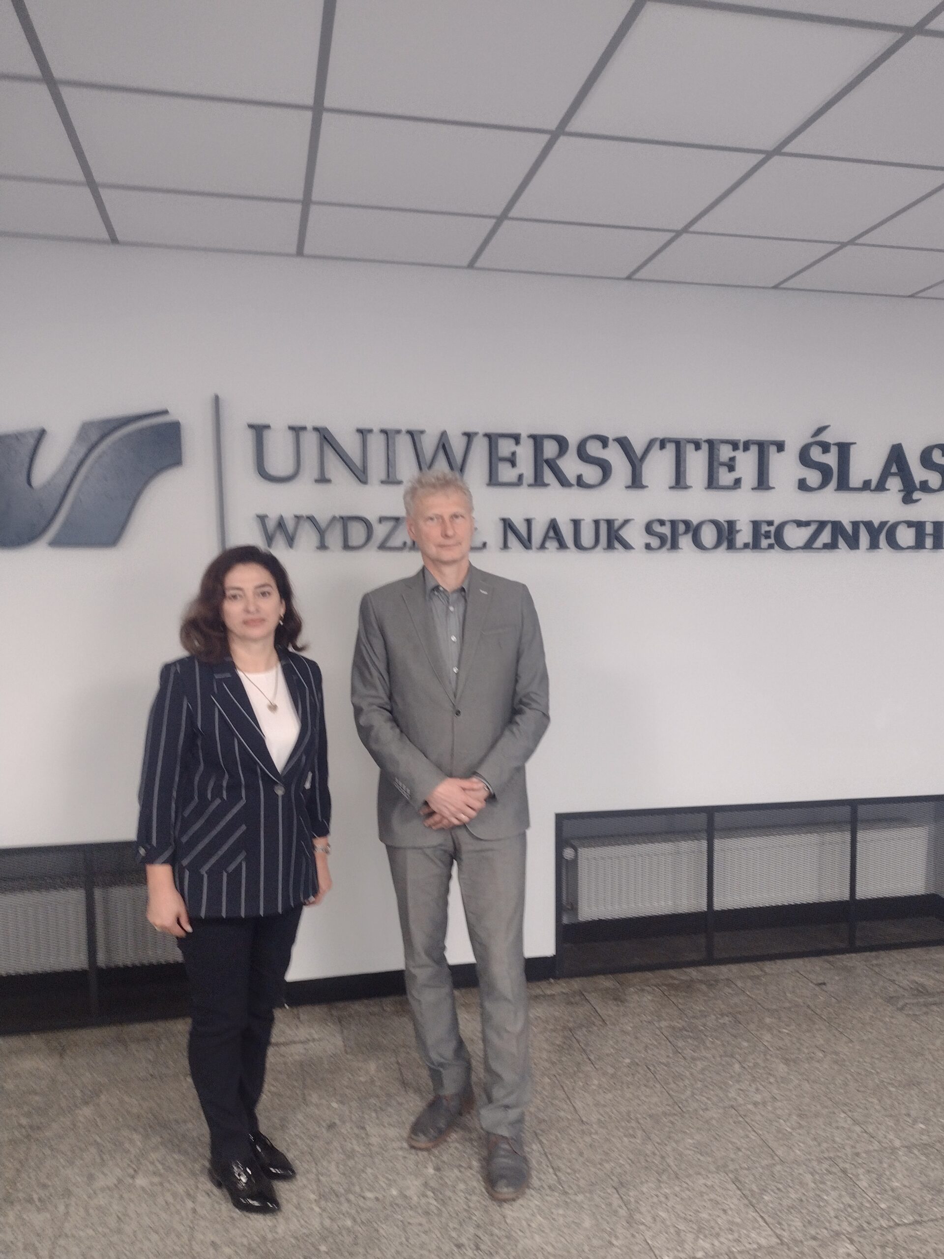 Od lewej Profesor Olenę Budnyk i Dziekan Profesor Zenon Gajdzica