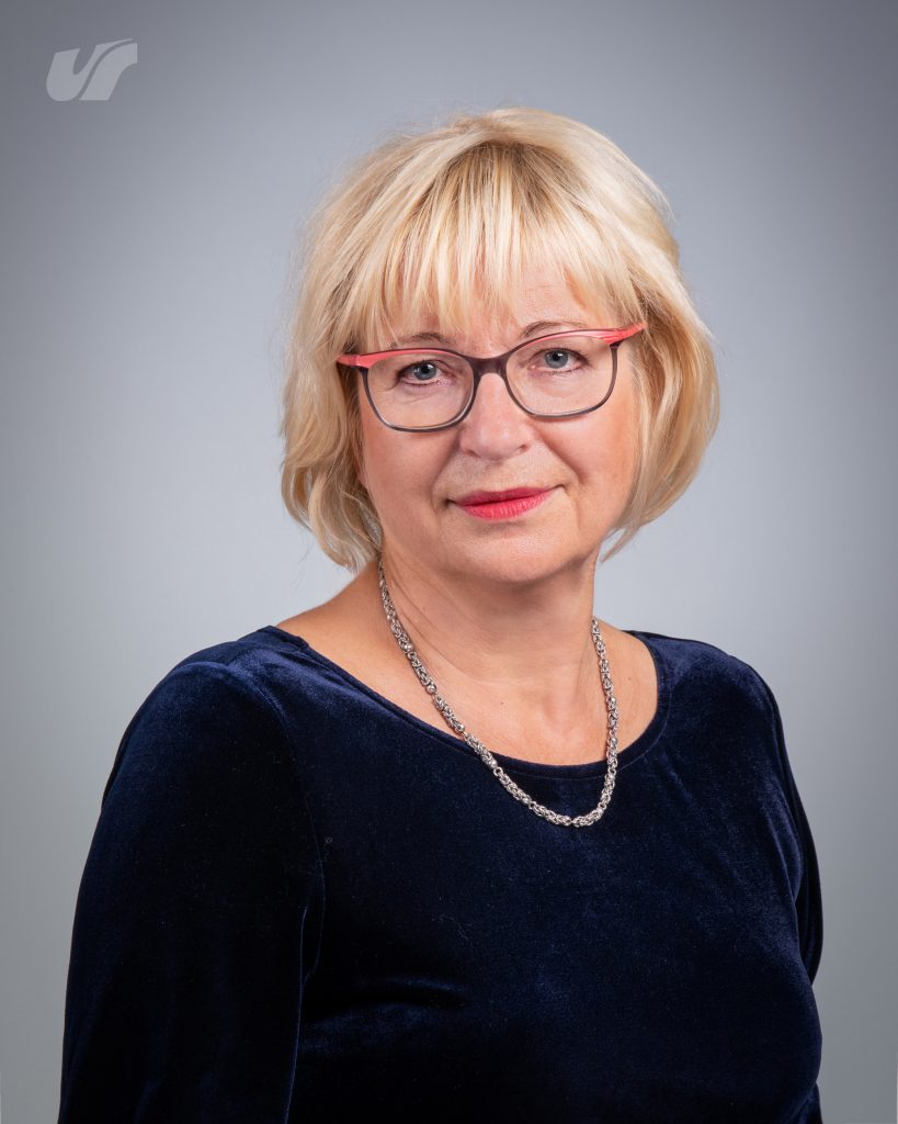 dr hab. Elżbieta Turska, prof. UŚ. 