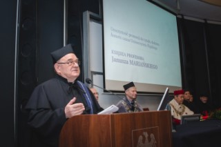 Ks. prof. Janusz Mariański podczas uroczystości nadania tytułu doktora honoris causa | fot. Julia Agnieszka Szymala
